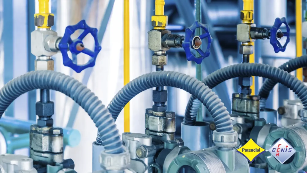 Falhas em mangueiras e tubos em sistema hidráulico industrial